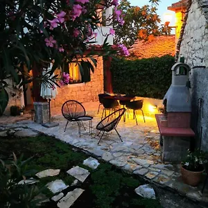  Apartment Little Heaven Kroatien