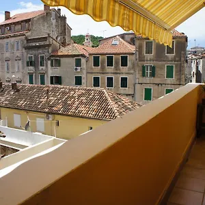  Hostel Sweet Dreams